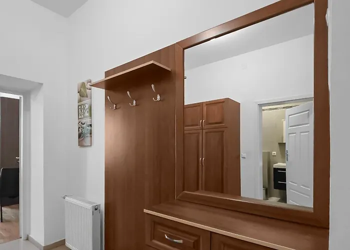 Charming One-Bedroom Apartment Near Millennium