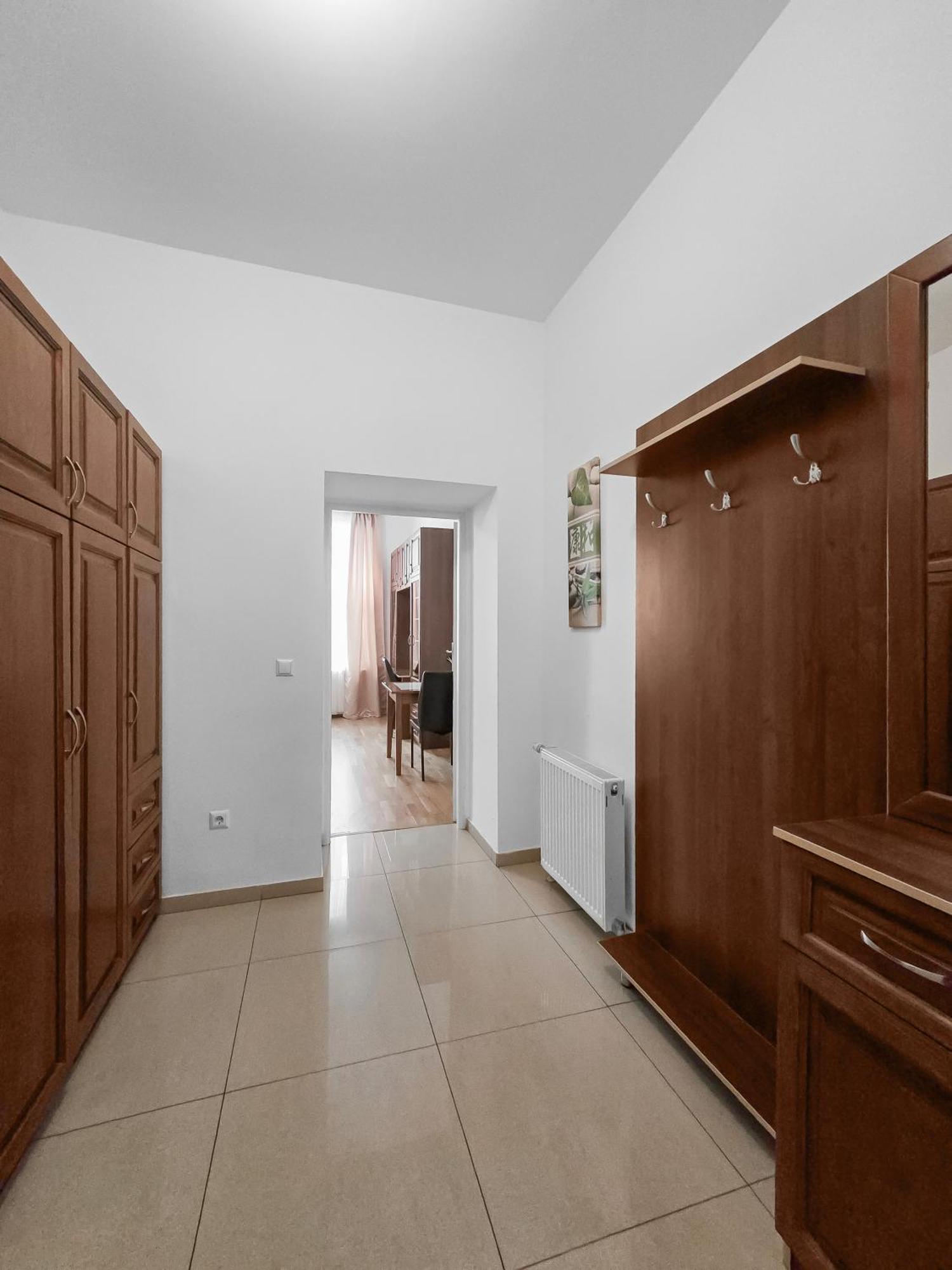 Charming One-bedroom Near Millennium *
