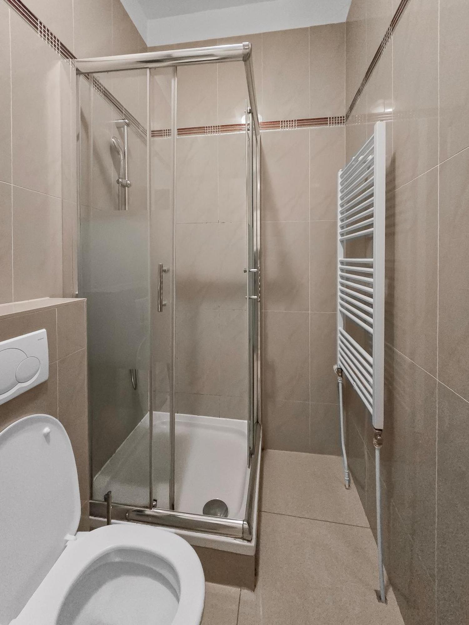 Charming One-bedroom Near Millennium