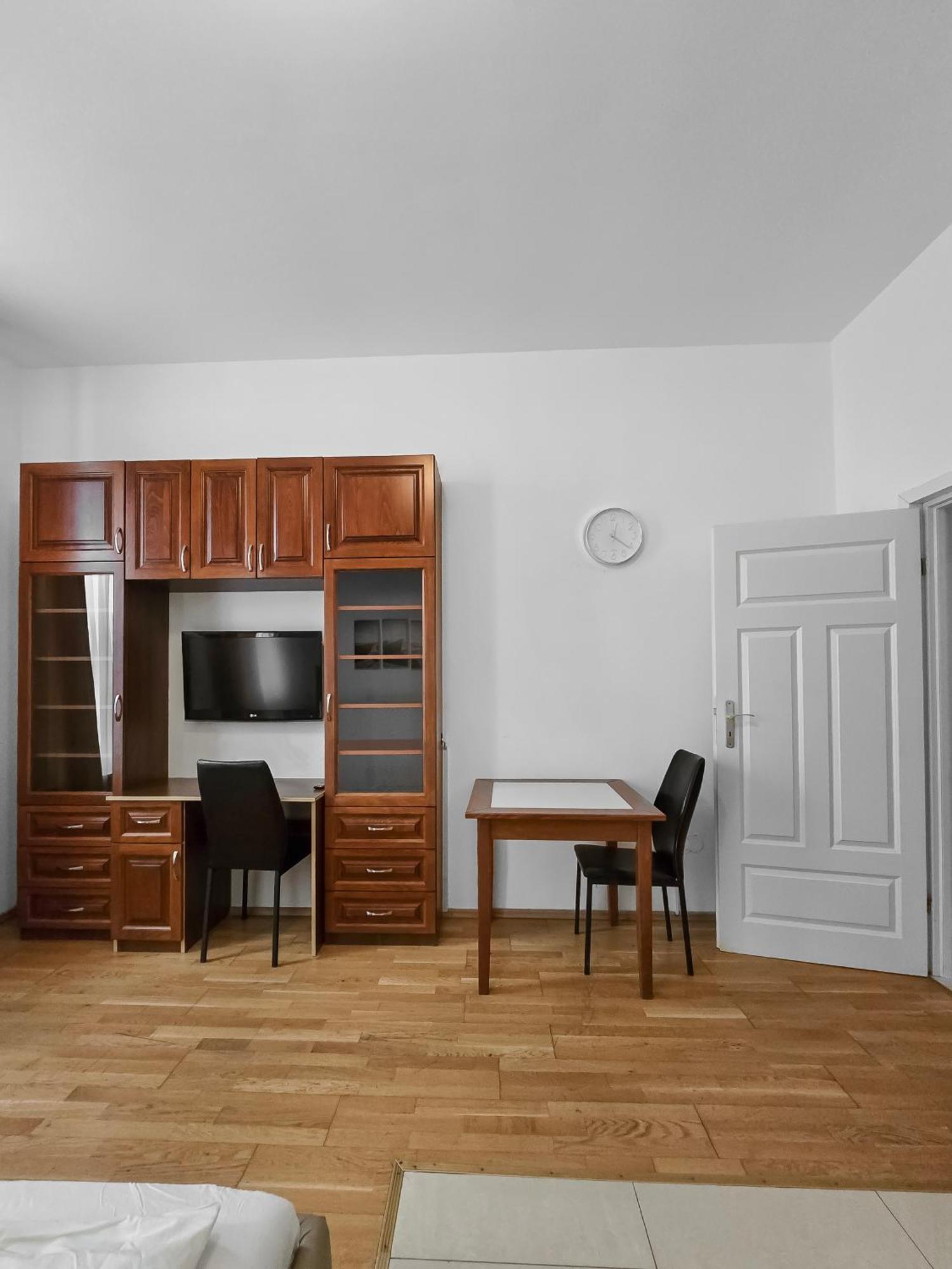 Charming One-bedroom Near Millennium Apartment *